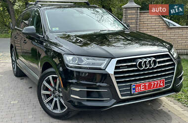 Внедорожник / Кроссовер Audi Q7 2017 в 