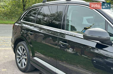 Внедорожник / Кроссовер Audi Q7 2017 в 