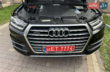 Внедорожник / Кроссовер Audi Q7 2017 в 