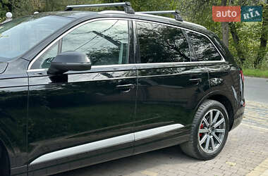 Внедорожник / Кроссовер Audi Q7 2017 в 