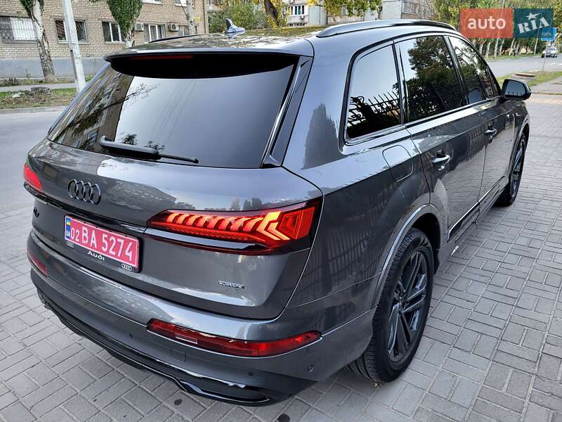 Внедорожник / Кроссовер Audi Q7 2021 в Запорожье