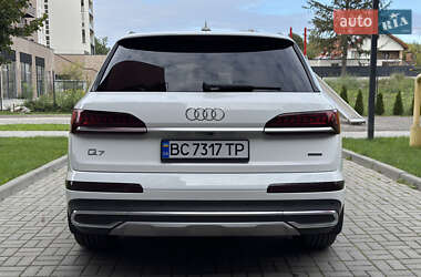 Внедорожник / Кроссовер Audi Q7 2020 в 