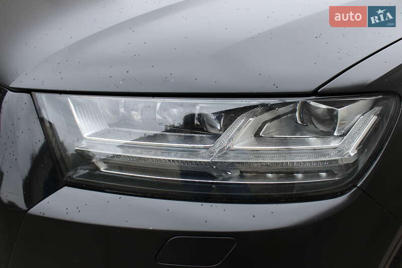 Позашляховик / Кросовер Audi Q7 2017 в Києві