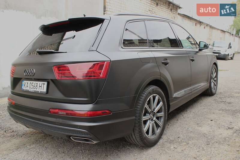 Позашляховик / Кросовер Audi Q7 2017 в Києві