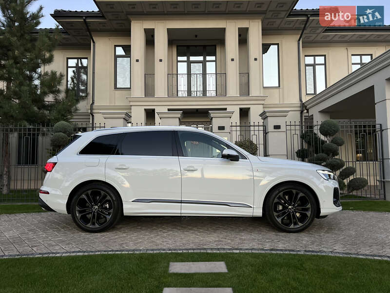Внедорожник / Кроссовер Audi Q7 2025 в Одессе