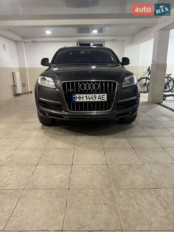 Позашляховик / Кросовер Audi Q7 2008 в 