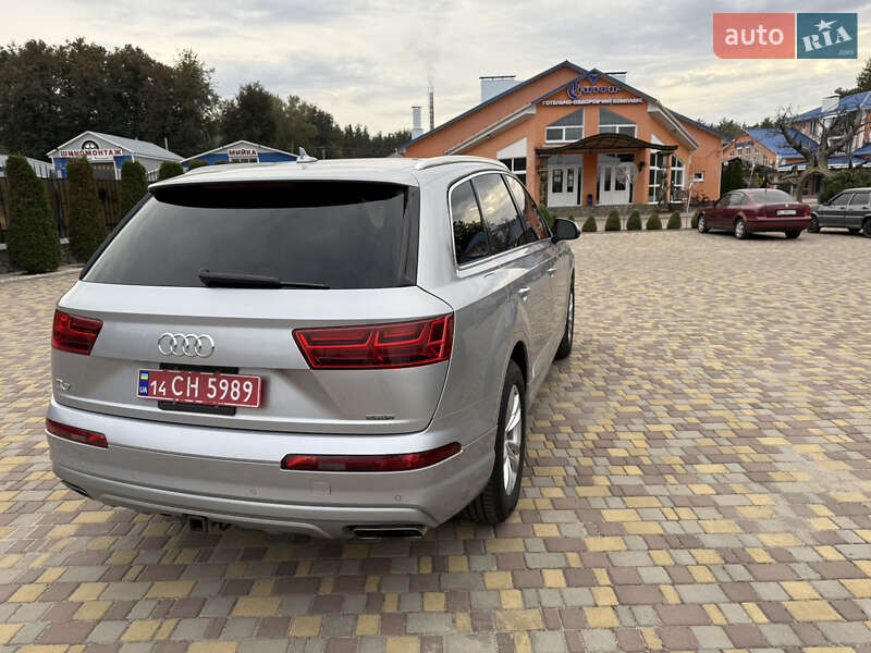 Позашляховик / Кросовер Audi Q7 2017 в Полтаві
