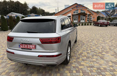 Внедорожник / Кроссовер Audi Q7 2017 в 