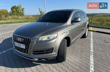Позашляховик / Кросовер Audi Q7 2011 в 