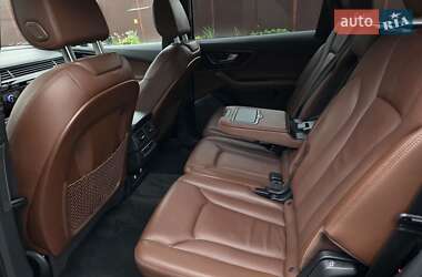 Внедорожник / Кроссовер Audi Q7 2018 в 