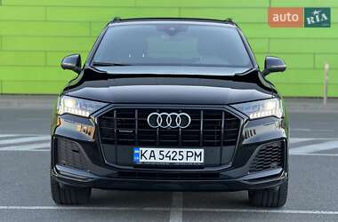 Позашляховик / Кросовер Audi Q7 2020 в 