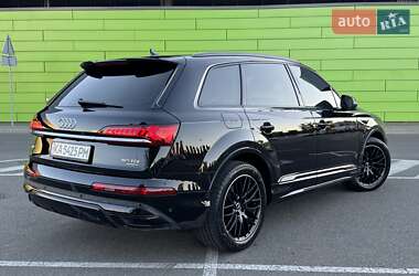 Позашляховик / Кросовер Audi Q7 2020 в 