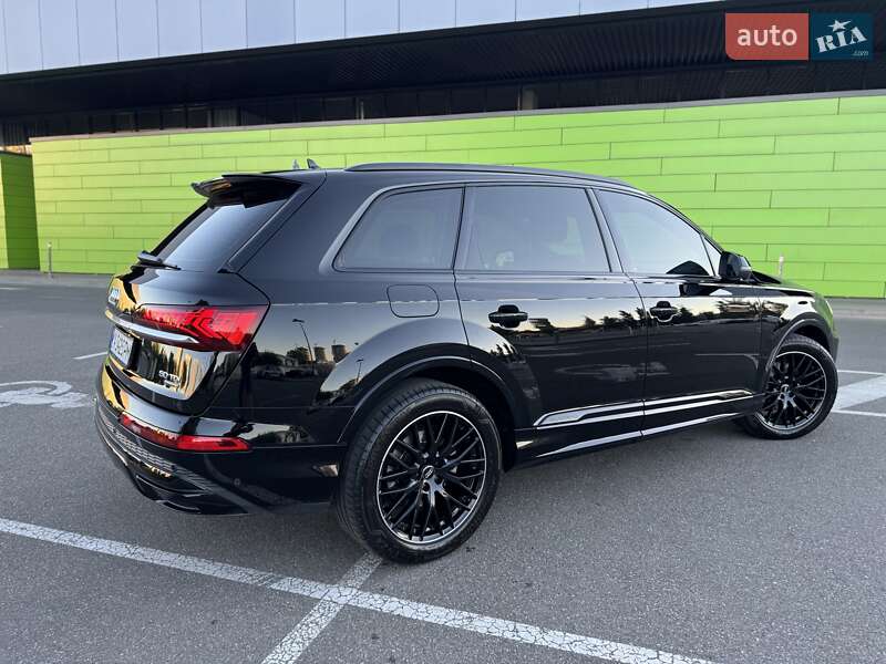 Внедорожник / Кроссовер Audi Q7 2020 в Киеве