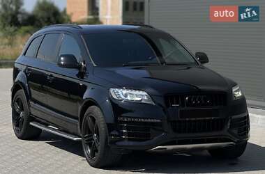 Позашляховик / Кросовер Audi Q7 2015 в 