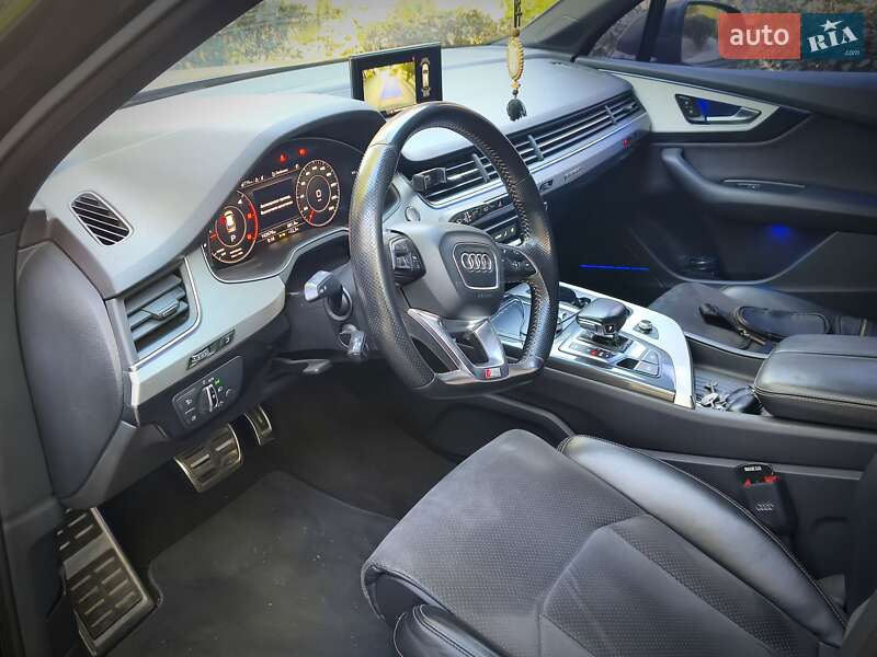 Внедорожник / Кроссовер Audi Q7 2016 в Днепре