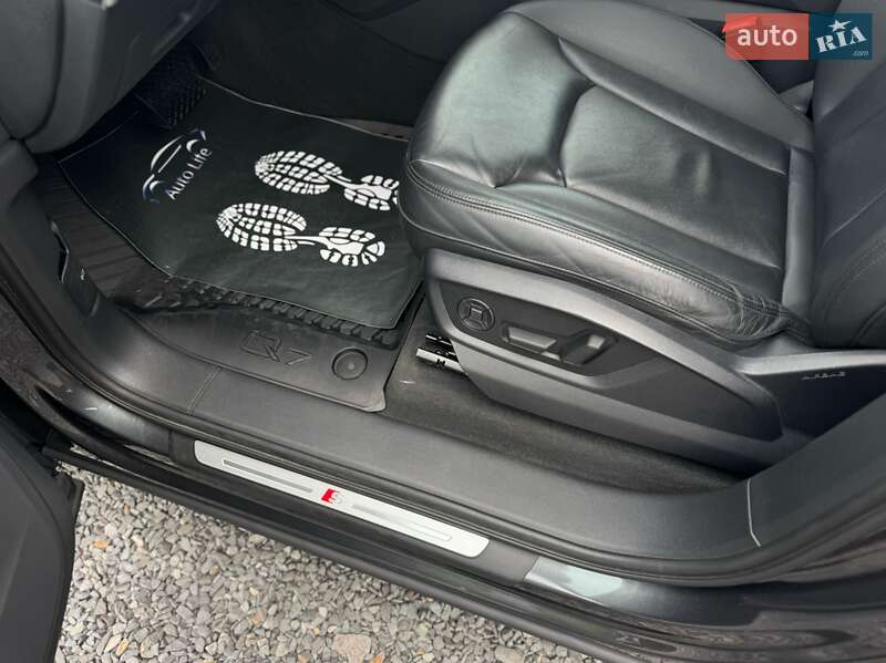 Позашляховик / Кросовер Audi Q7 2020 в Мукачевому