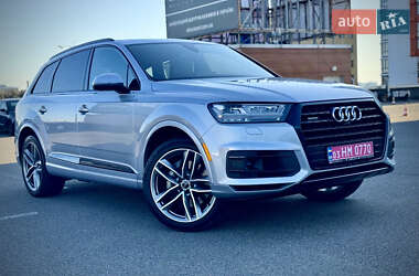 Позашляховик / Кросовер Audi Q7 2017 в 