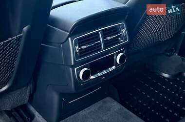Позашляховик / Кросовер Audi Q7 2017 в 