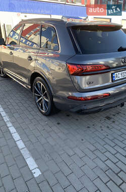 Внедорожник / Кроссовер Audi Q7 2020 в 