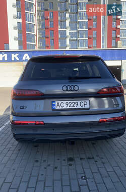 Внедорожник / Кроссовер Audi Q7 2020 в 