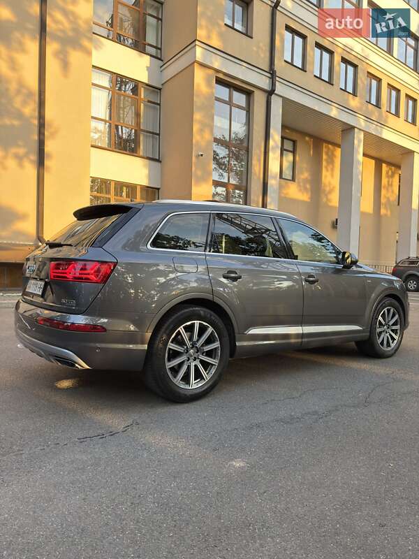 Внедорожник / Кроссовер Audi Q7 2018 в Киеве