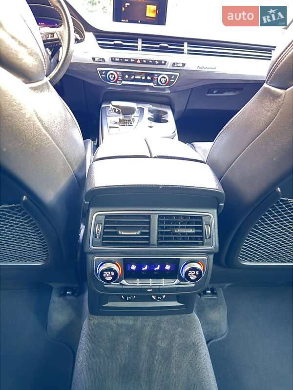 Внедорожник / Кроссовер Audi Q7 2018 в Киеве