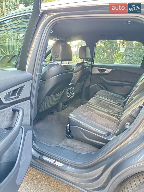 Внедорожник / Кроссовер Audi Q7 2018 в Киеве
