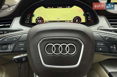 Внедорожник / Кроссовер Audi Q7 2016 в 