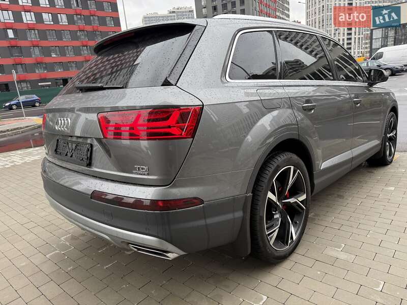Позашляховик / Кросовер Audi Q7 2016 в Києві