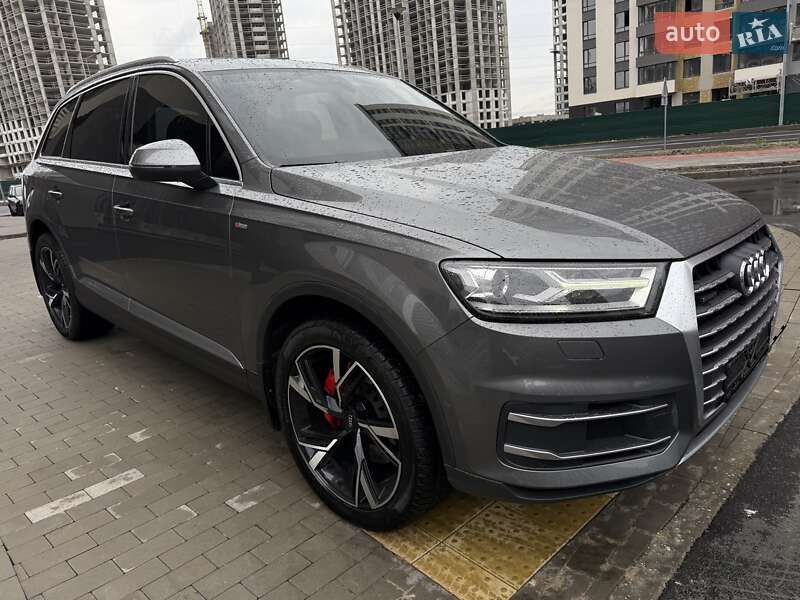 Позашляховик / Кросовер Audi Q7 2016 в Києві