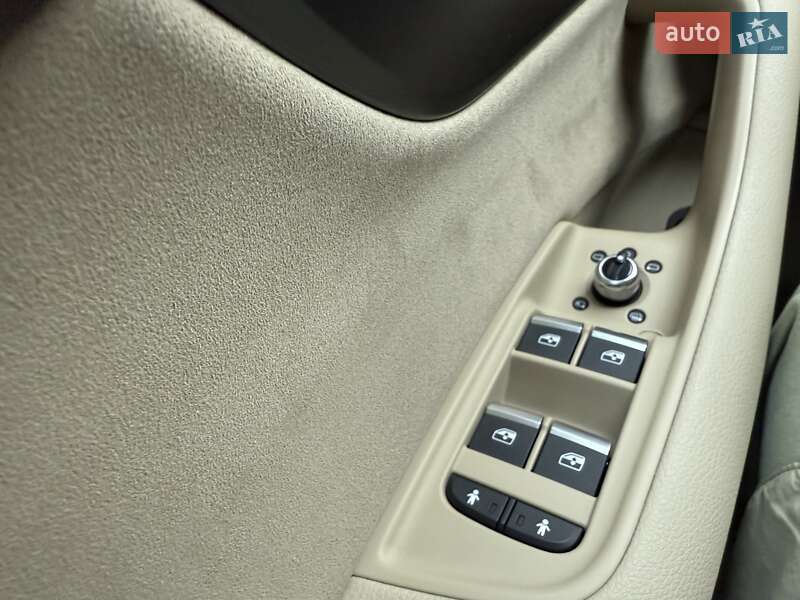 Позашляховик / Кросовер Audi Q7 2016 в Києві