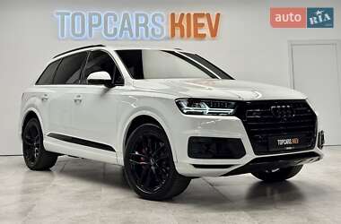 Позашляховик / Кросовер Audi Q7 2018 в 