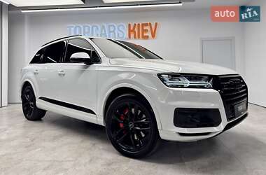 Позашляховик / Кросовер Audi Q7 2018 в 
