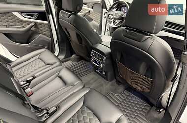 Позашляховик / Кросовер Audi Q7 2018 в 