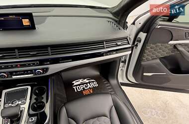 Позашляховик / Кросовер Audi Q7 2018 в 