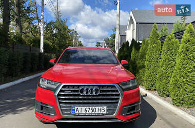 Внедорожник / Кроссовер Audi Q7 2015 в 