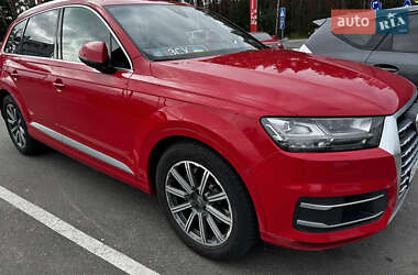 Внедорожник / Кроссовер Audi Q7 2015 в 