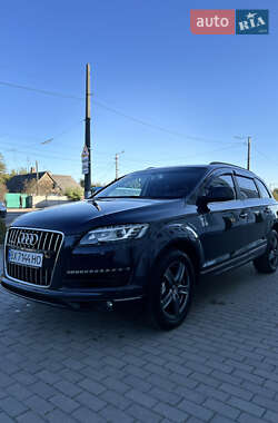 Позашляховик / Кросовер Audi Q7 2010 в 