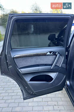 Позашляховик / Кросовер Audi Q7 2010 в 