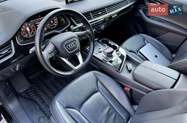 Позашляховик / Кросовер Audi Q7 2016 в 
