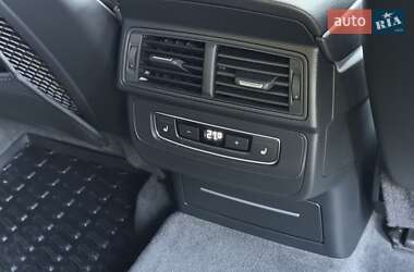 Позашляховик / Кросовер Audi Q7 2016 в 