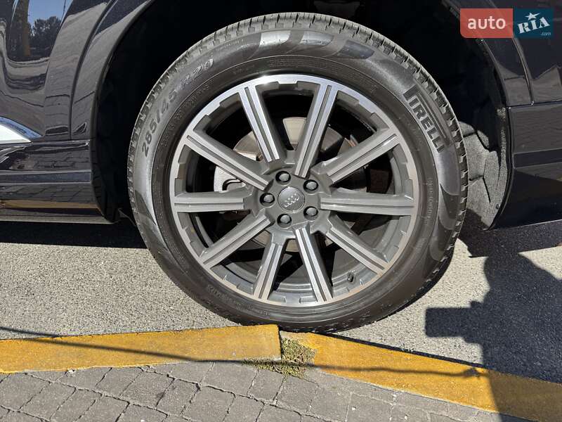 Внедорожник / Кроссовер Audi Q7 2016 в Киеве