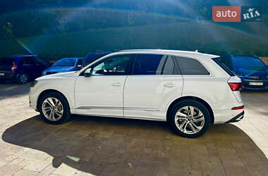 Внедорожник / Кроссовер Audi Q7 2022 в 
