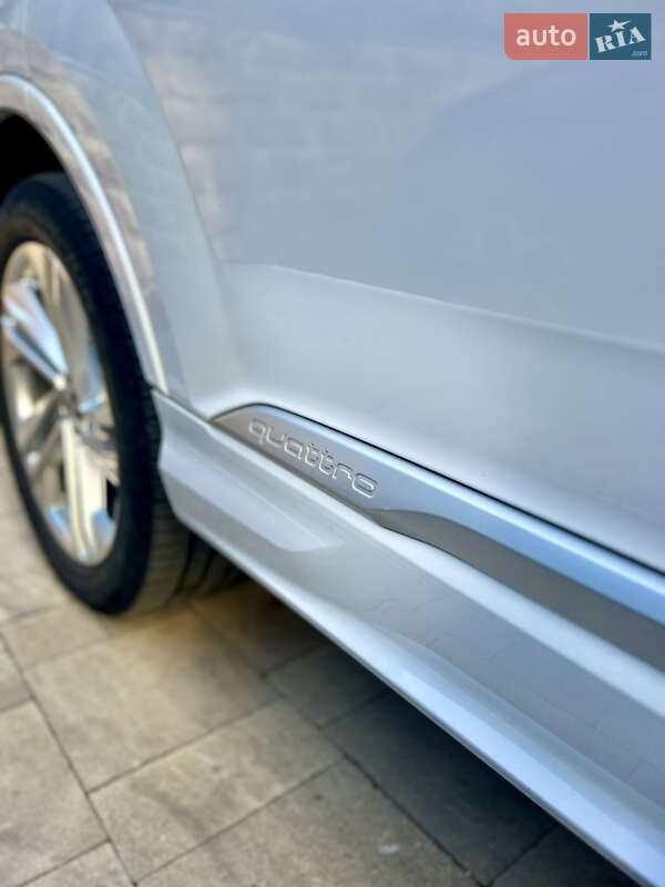 Позашляховик / Кросовер Audi Q7 2022 в Тернополі