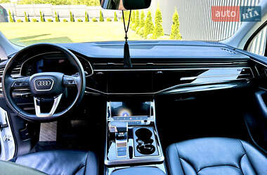 Внедорожник / Кроссовер Audi Q7 2022 в 