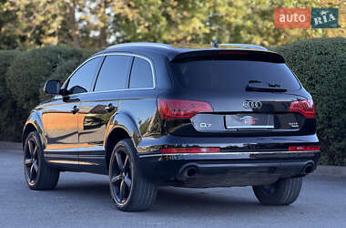 Внедорожник / Кроссовер Audi Q7 2015 в 