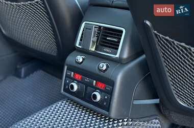 Внедорожник / Кроссовер Audi Q7 2015 в 