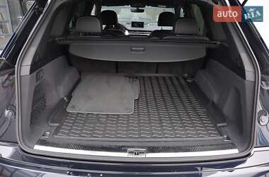 Позашляховик / Кросовер Audi Q7 2017 в 