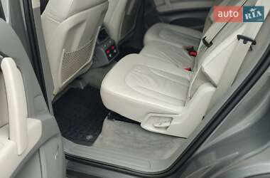 Внедорожник / Кроссовер Audi Q7 2015 в 
