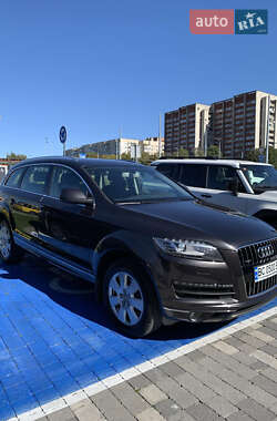 Позашляховик / Кросовер Audi Q7 2013 в 